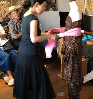 バティック展お話5.jpg